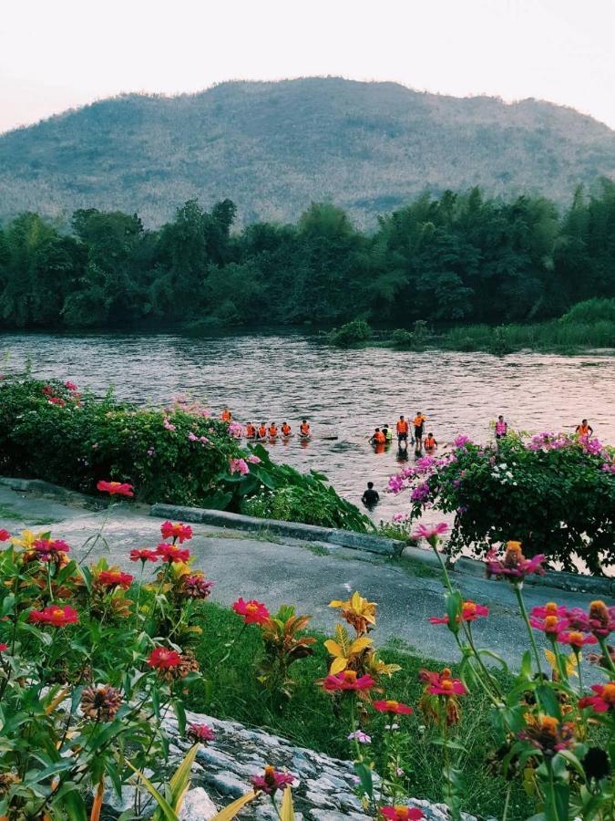 Aekpailin River Kwai Resort Kancsanaburi Kültér fotó